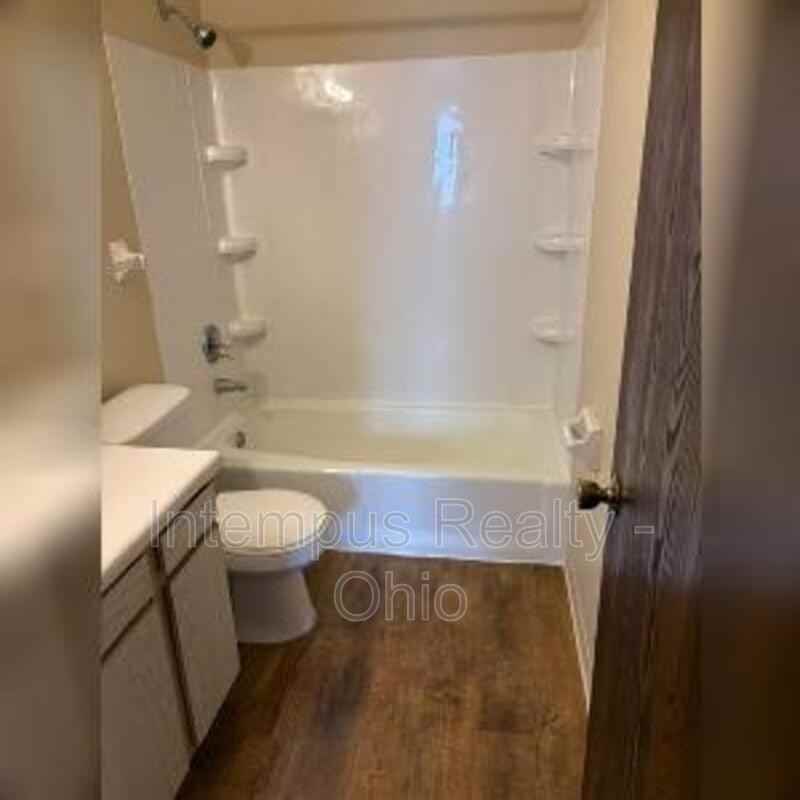 6321 Saint Andrews Dr #7 - Photo 4 of 6