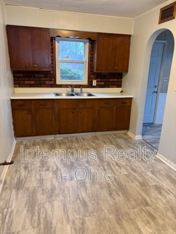 802 Palmer Ave - Photo 2 of 6