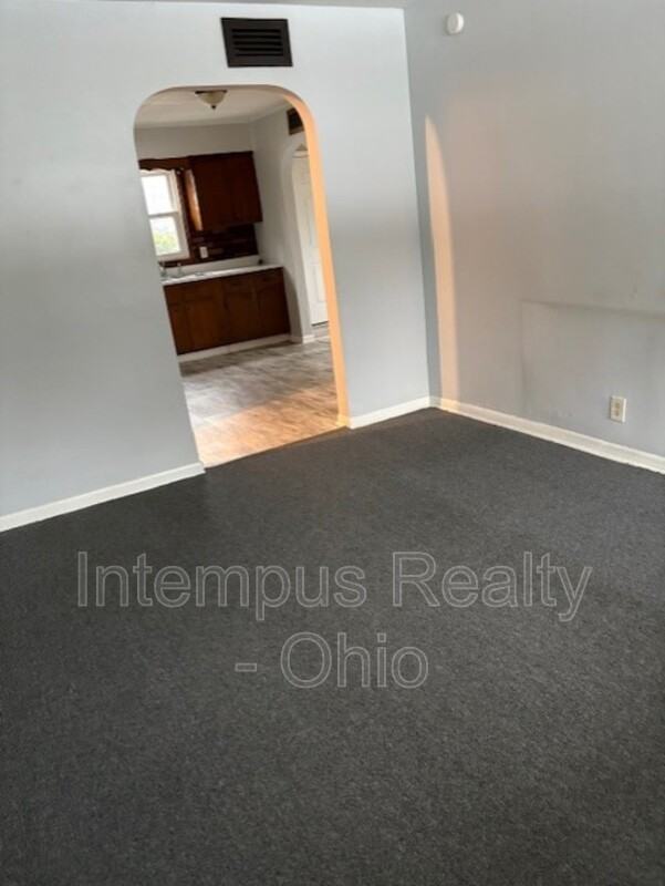 802 Palmer Ave - Photo 3 of 6