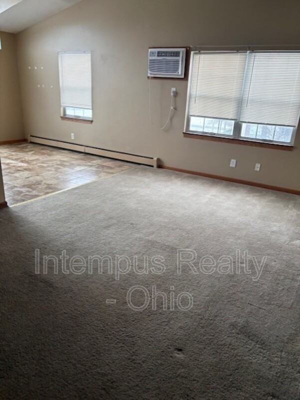 3835 Indian Run Dr #6 - Photo 4 of 6