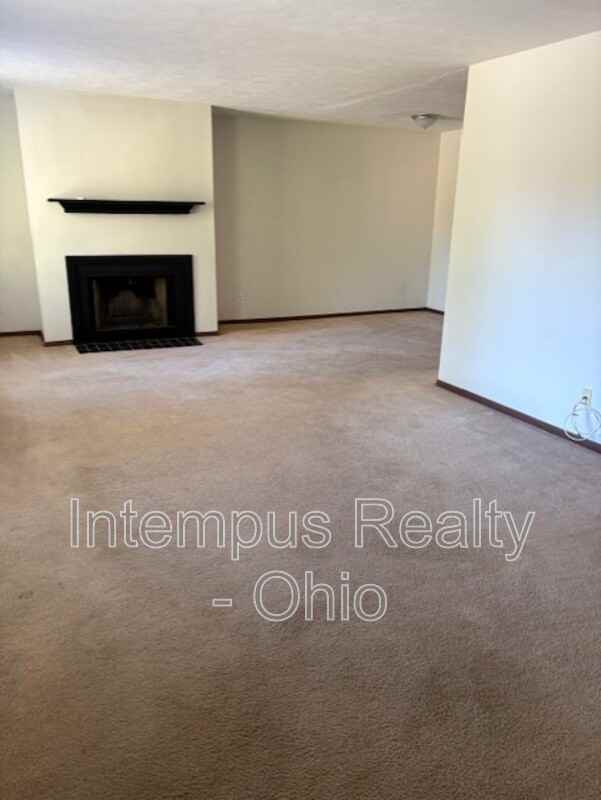 6321 Saint Andrews Dr #3 - Photo 2 of 7