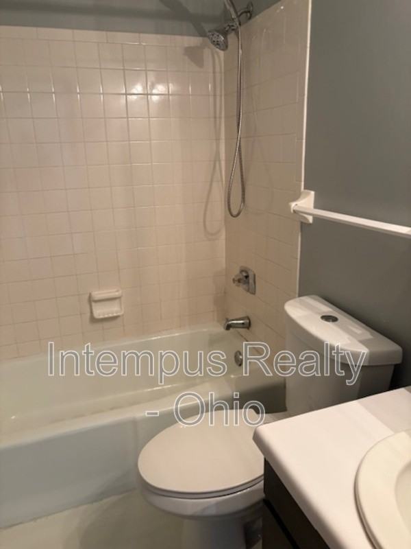 6321 Saint Andrews Dr #3 - Photo 5 of 7