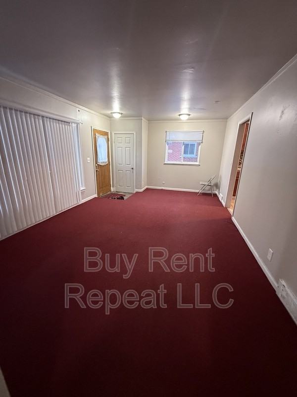 23344 Panama Ave - Photo 3 of 13