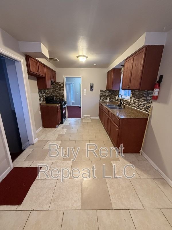 23344 Panama Ave - Photo 6 of 13