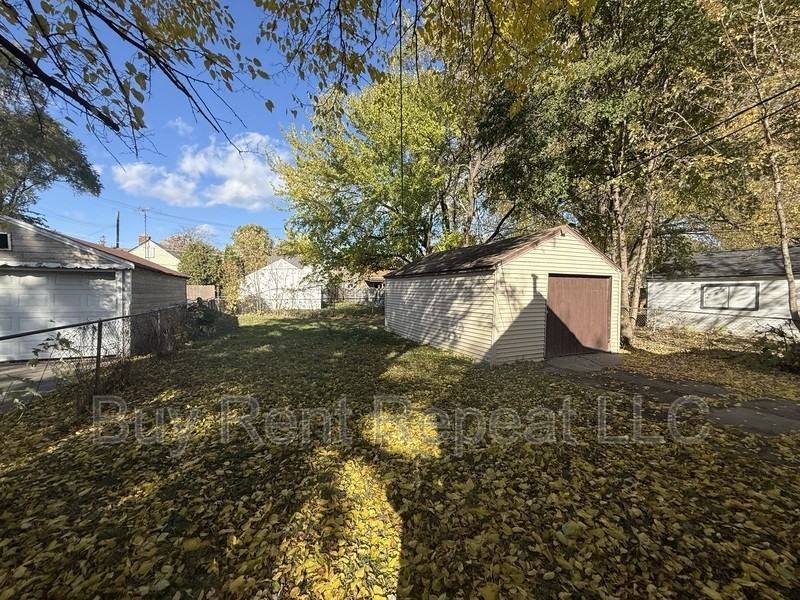 12735 Vernon Ave - Photo 2 of 12