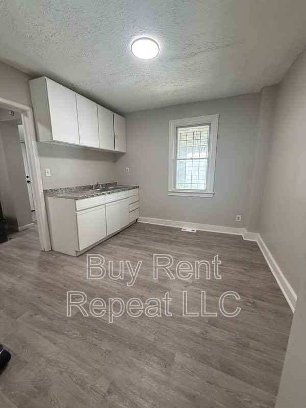 12735 Vernon Ave - Photo 7 of 12