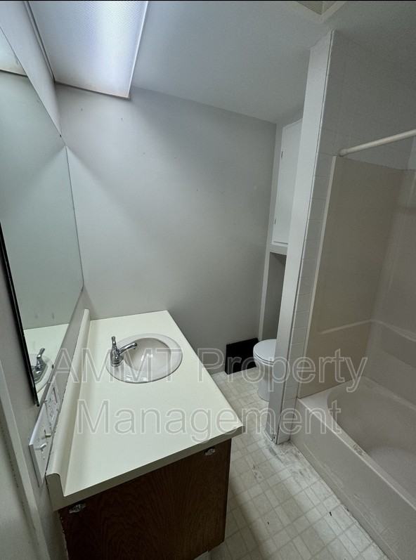 2507 B Ave Ne - Photo 4 of 15