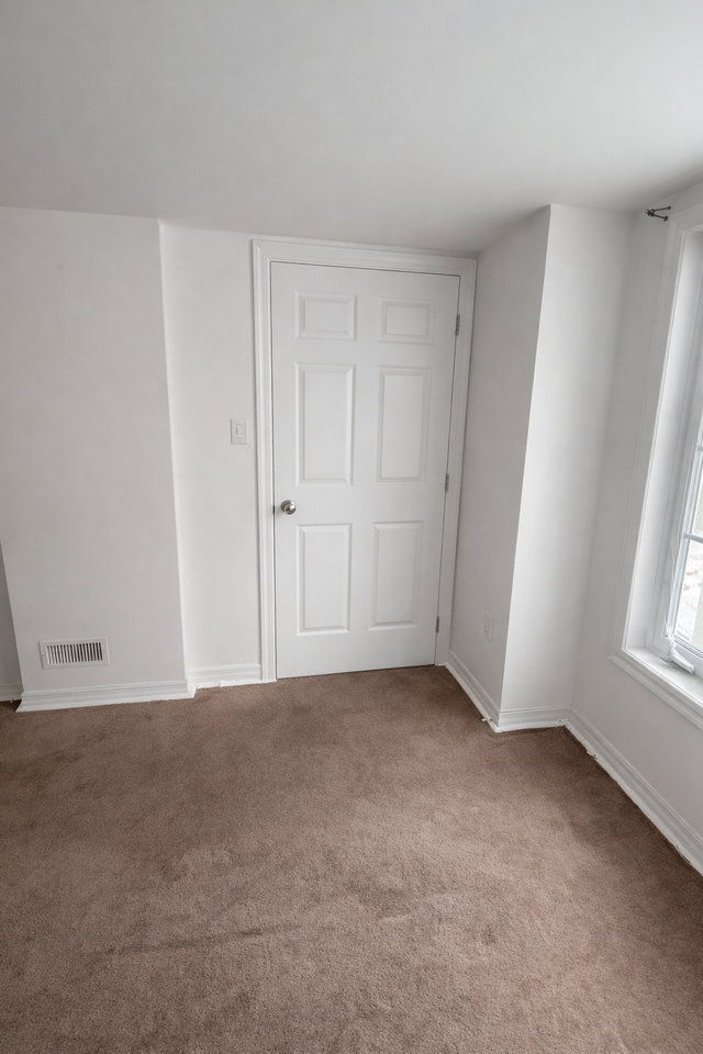 St Clair Ave E & Midland Ave - Photo 5 of 10