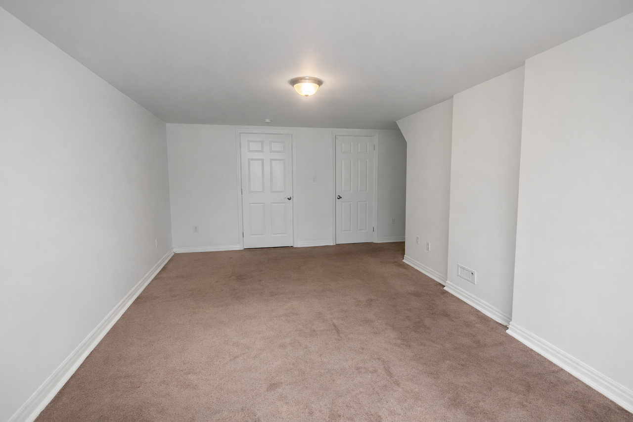 St Clair Ave E & Midland Ave - Photo 4 of 10