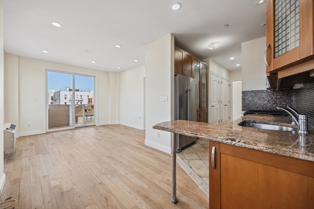 2848 Brighton 7th Street - Photo 7 of 11