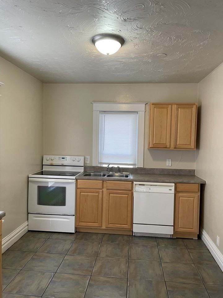 1006 Newton Ct #1 - Photo 7 of 14