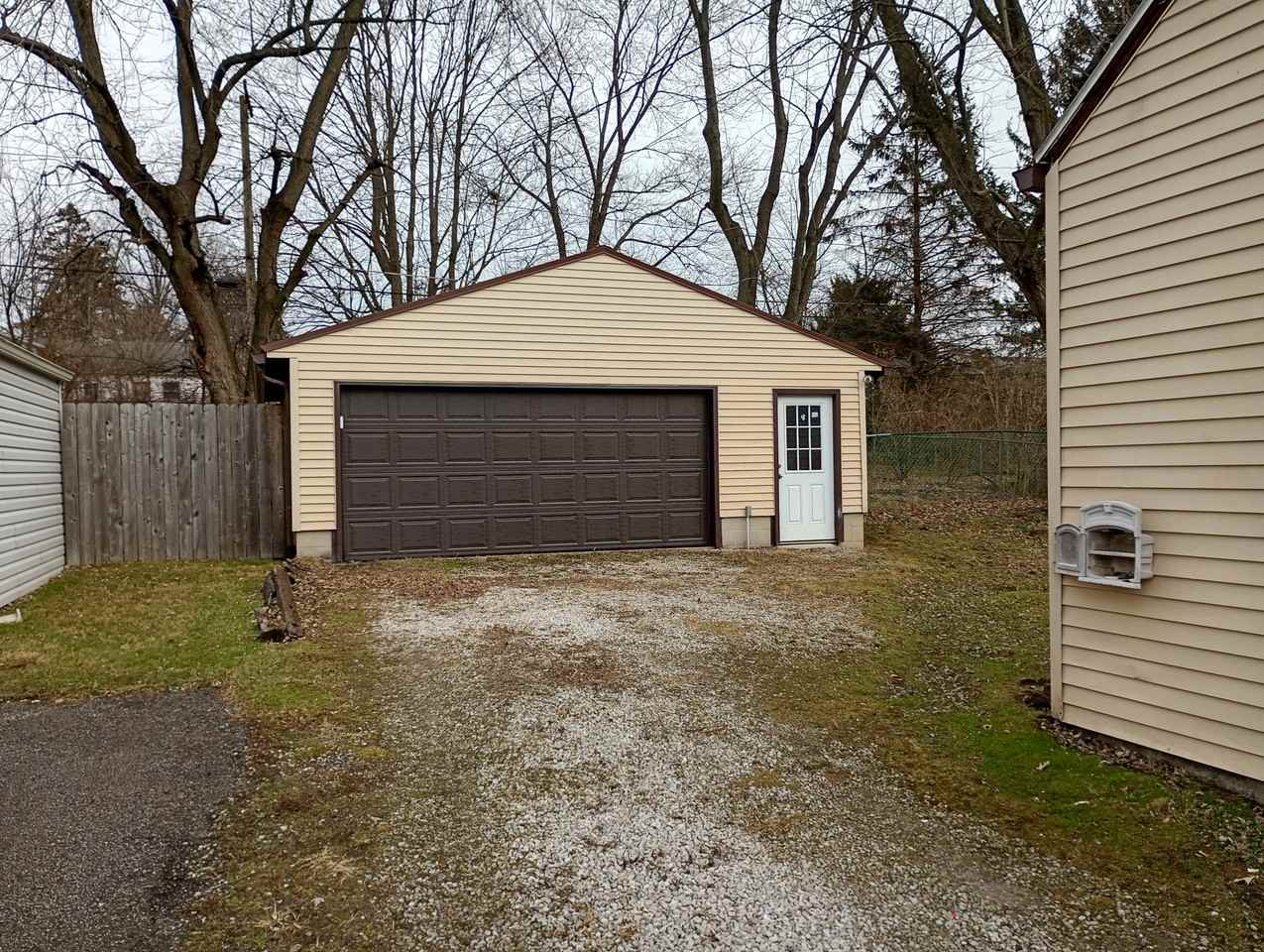 550 Connor Dr - Photo 4 of 21