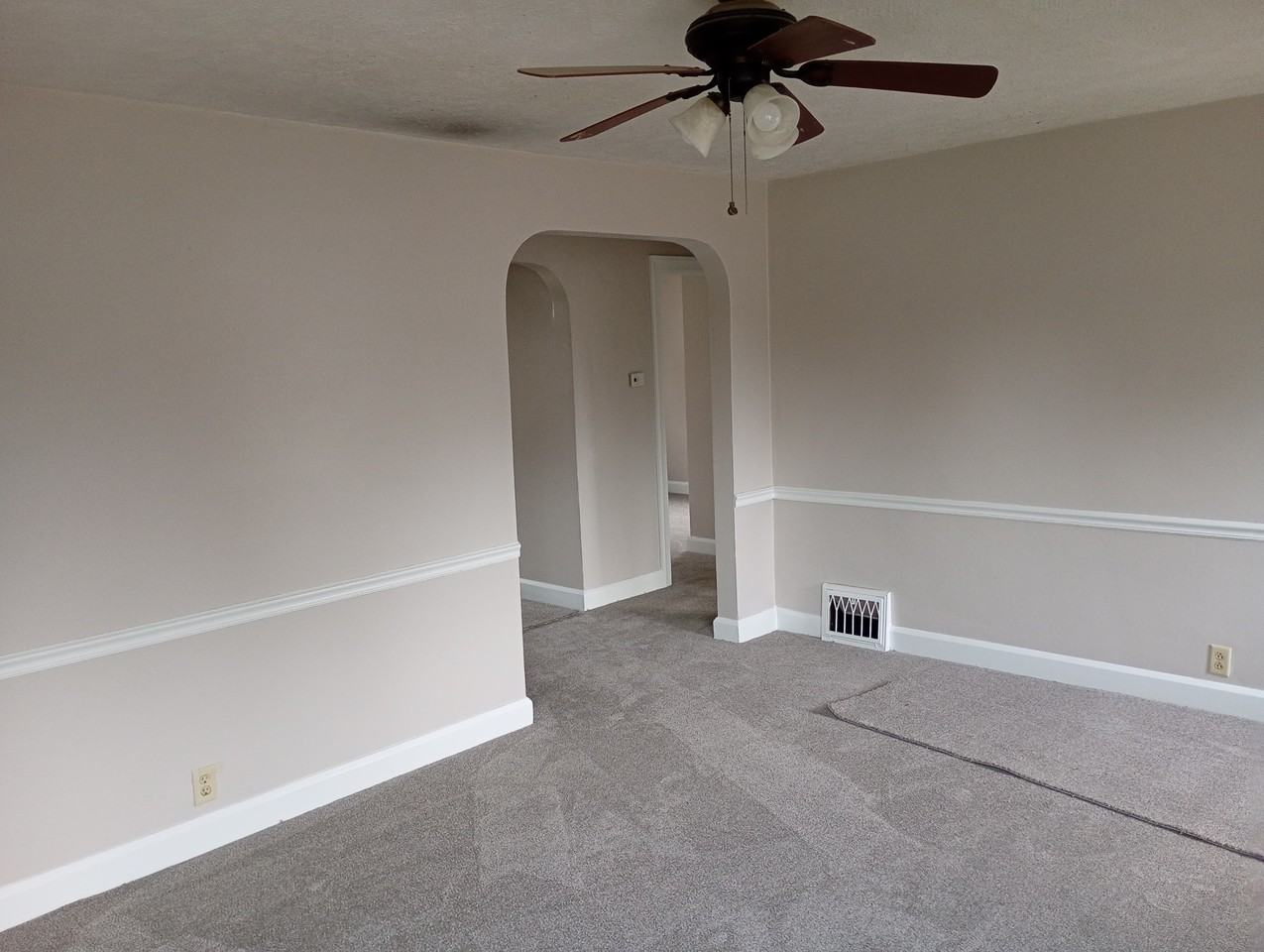 550 Connor Dr - Photo 5 of 21