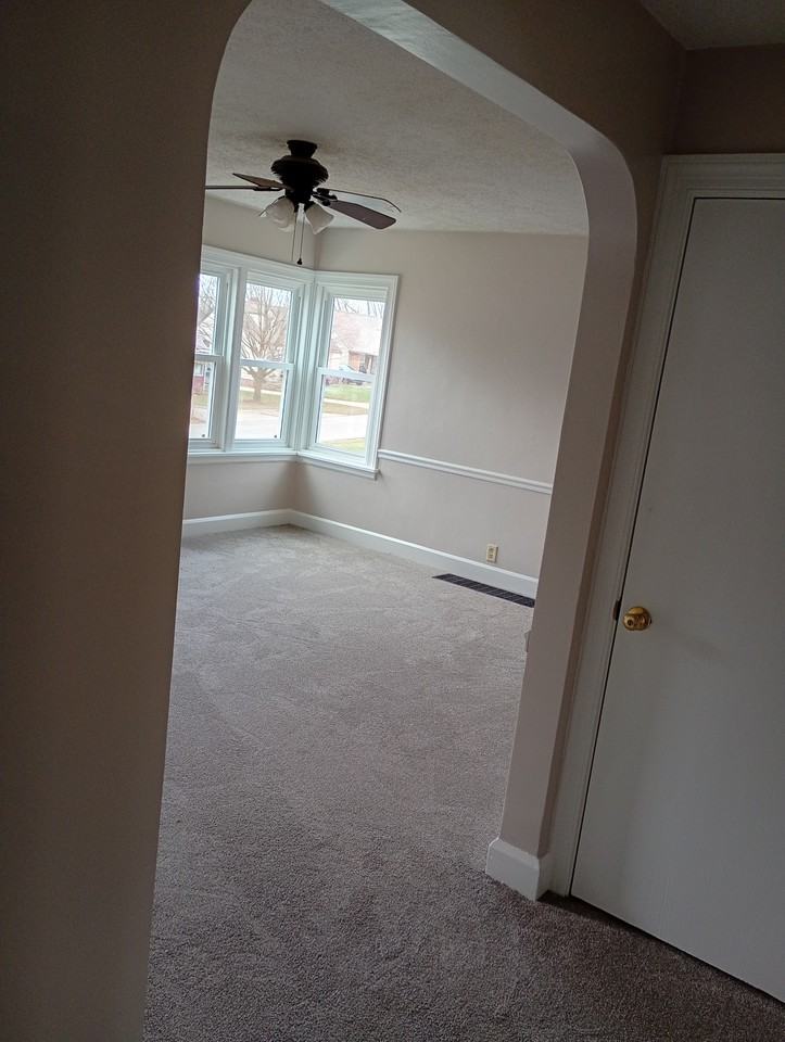 550 Connor Dr - Photo 6 of 21