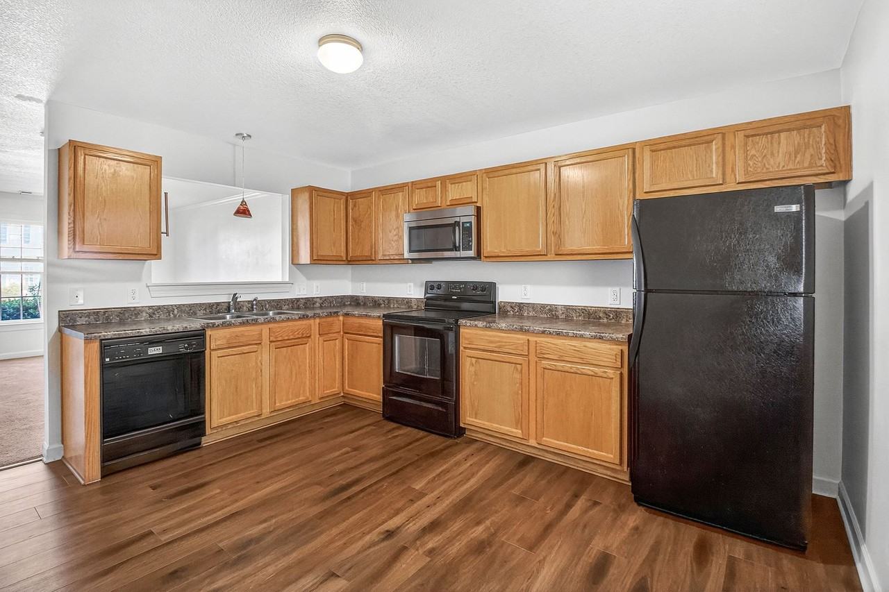 502 Streamwood Dr - Photo 3 of 12