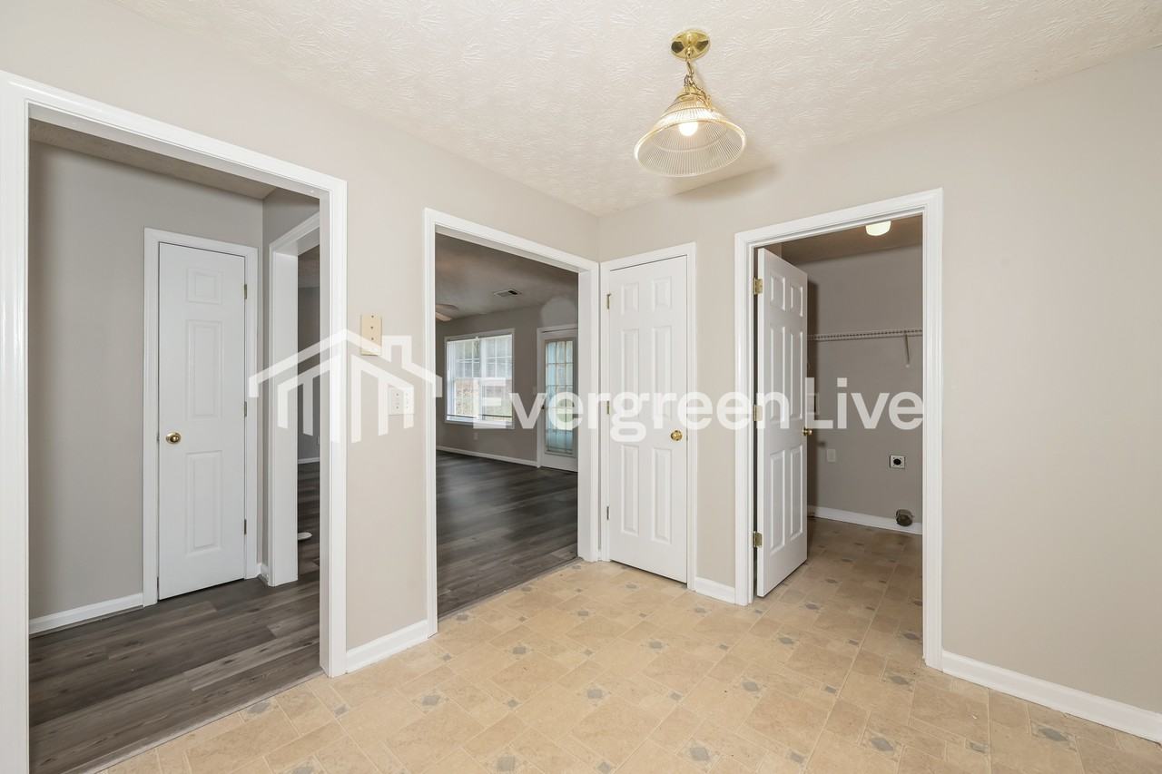 337 Dreamland Ct - Photo 3 of 10