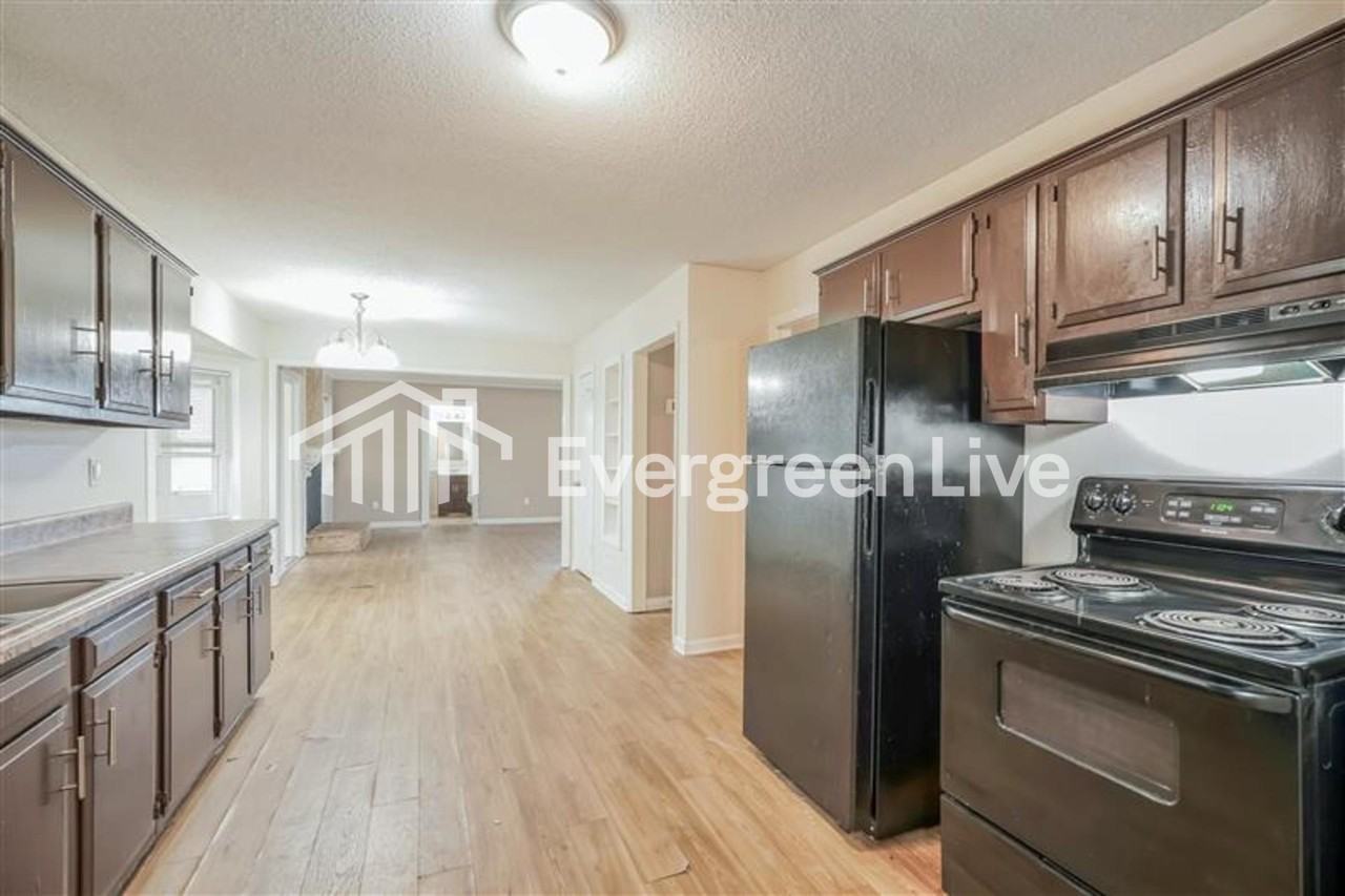 4602 Windsor Spring Rd - Photo 6 of 15