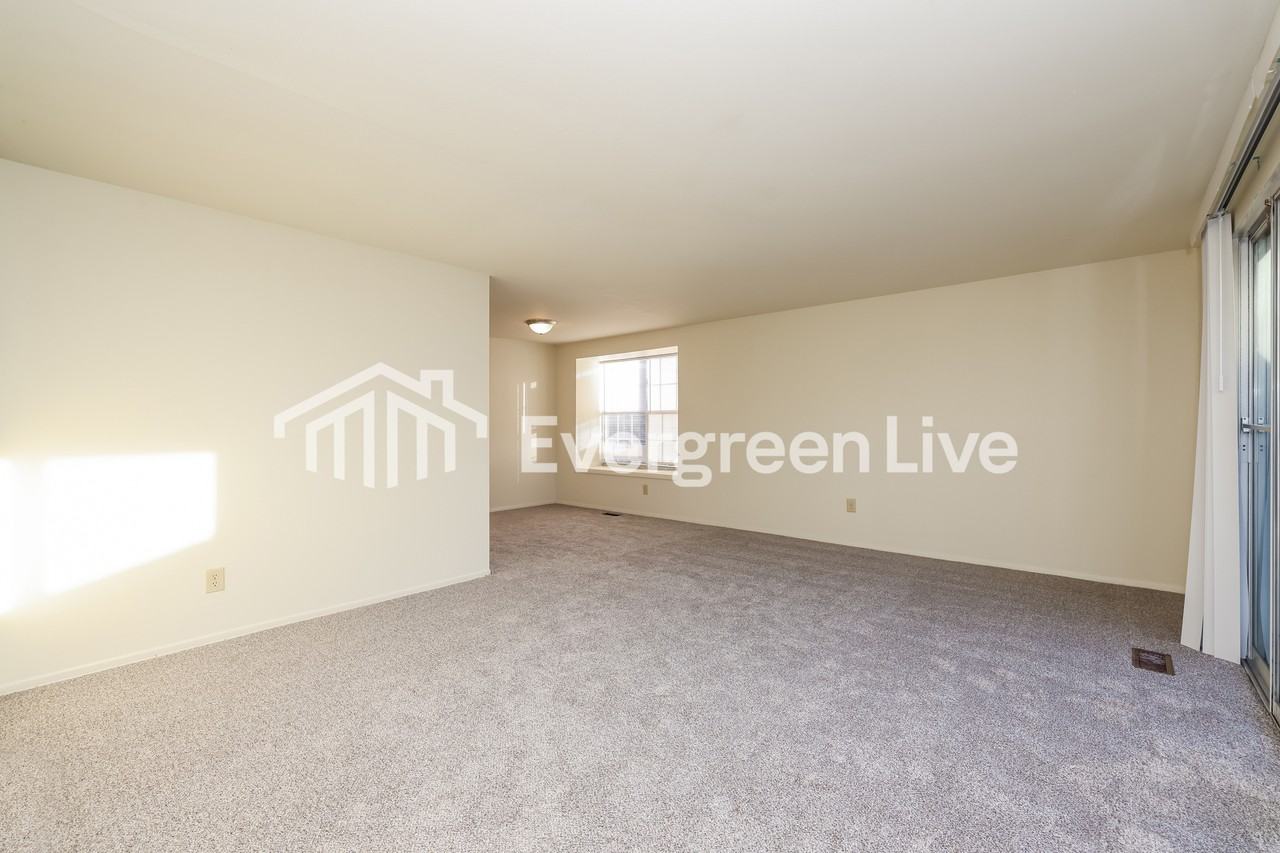 5827 Troy Villa Blvd - Photo 3 of 15