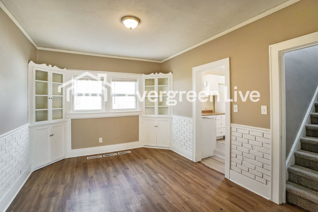 3038 Martin Ave - Photo 4 of 15