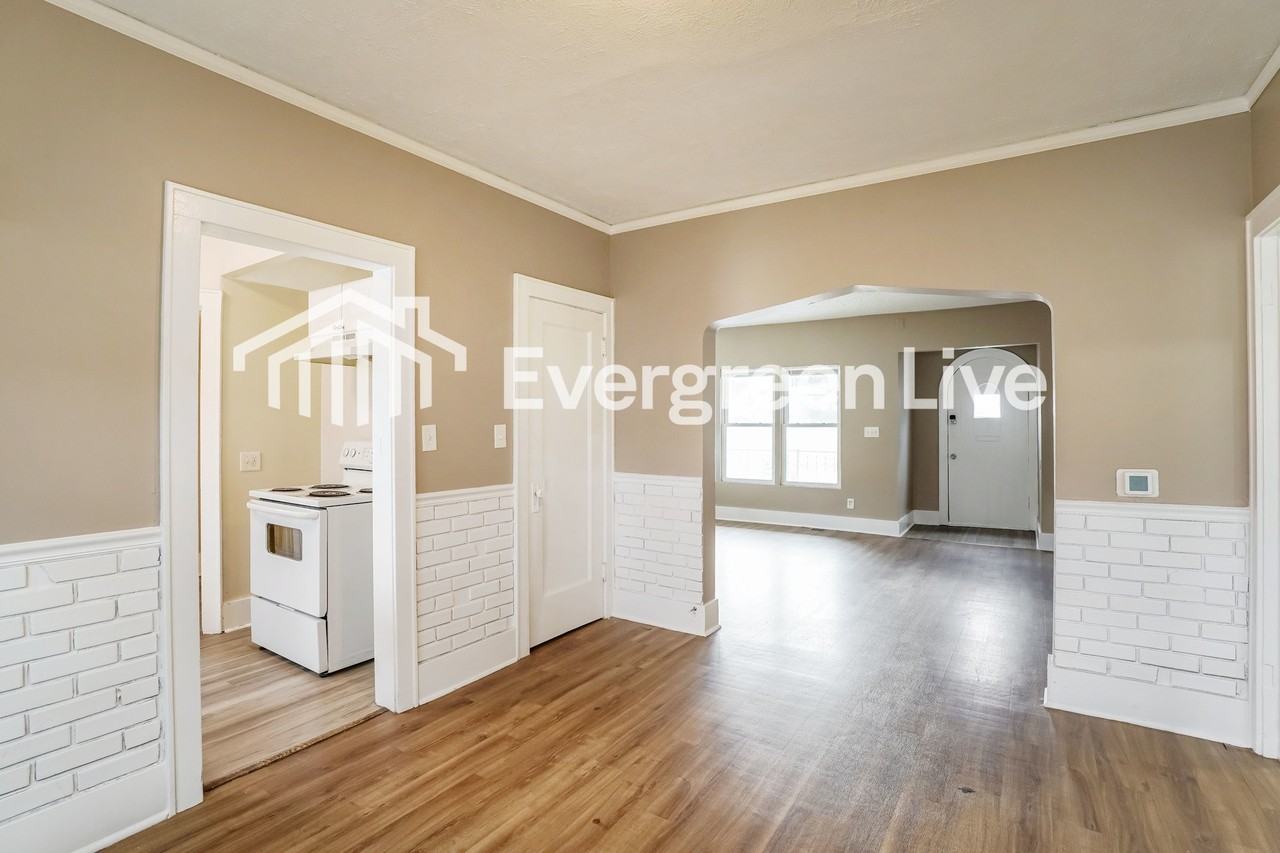 3038 Martin Ave - Photo 5 of 15