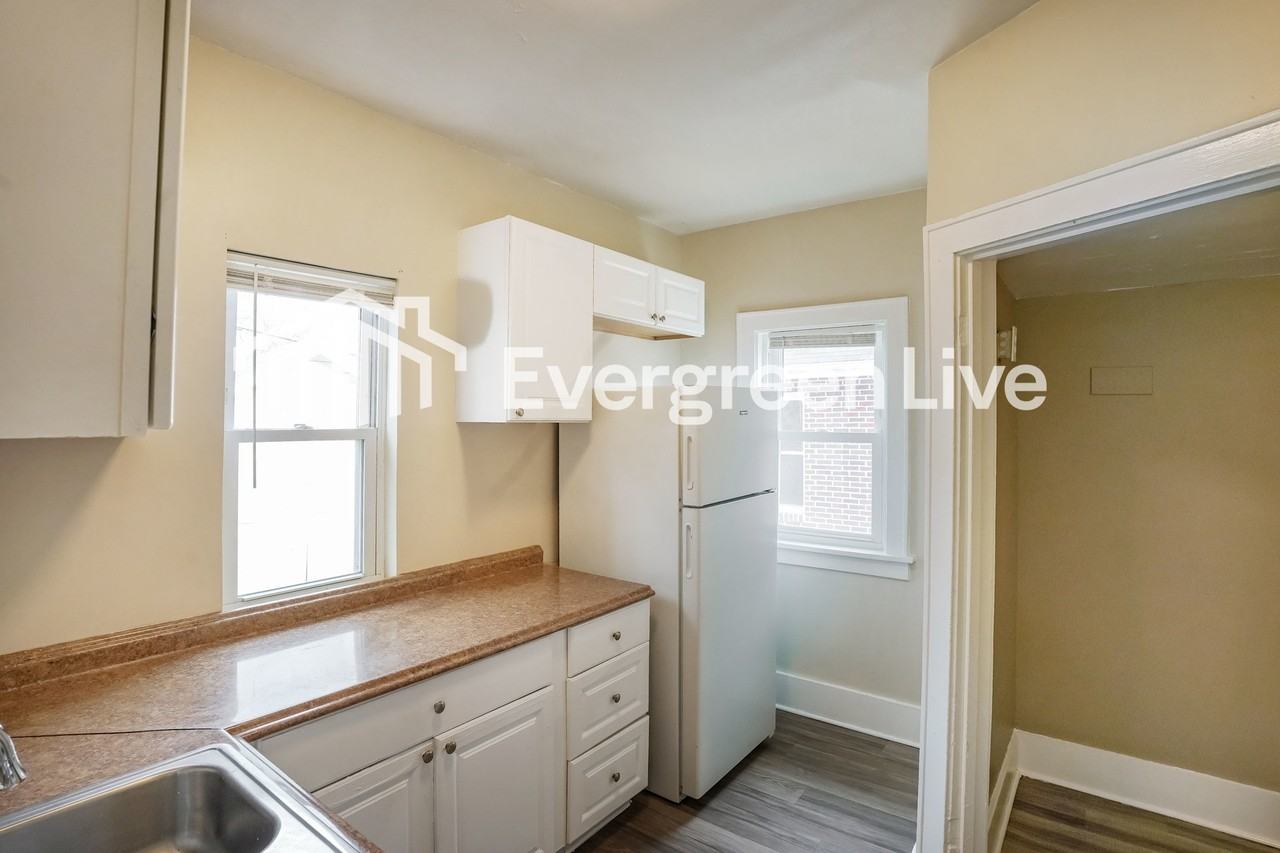 3038 Martin Ave - Photo 6 of 15