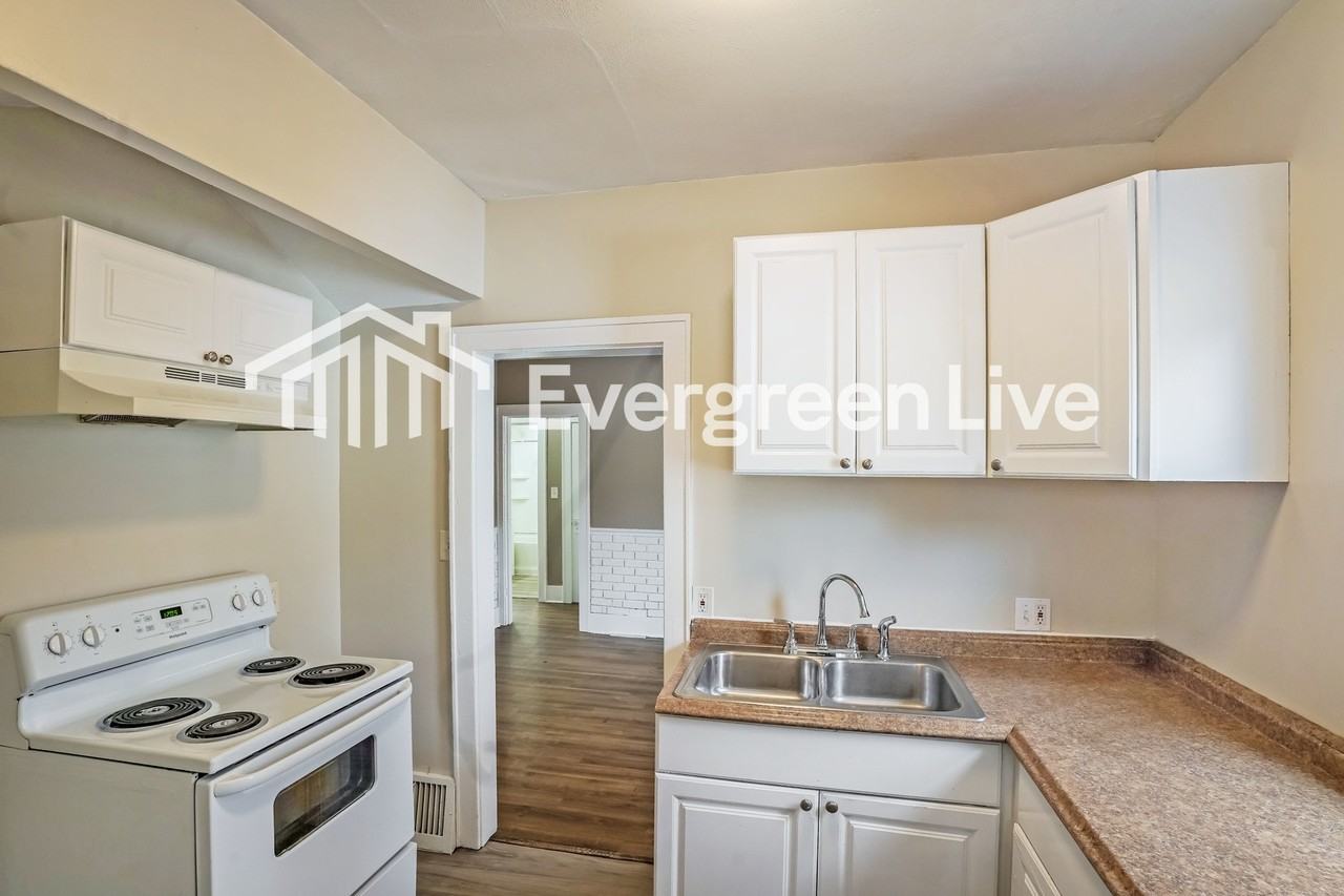 3038 Martin Ave - Photo 7 of 15