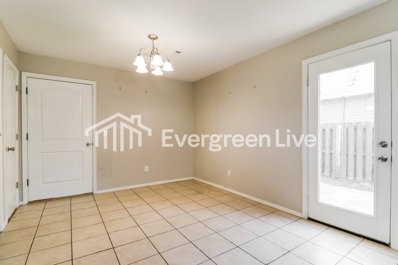 4546 W Sweetgum Ln - Photo 5 of 15