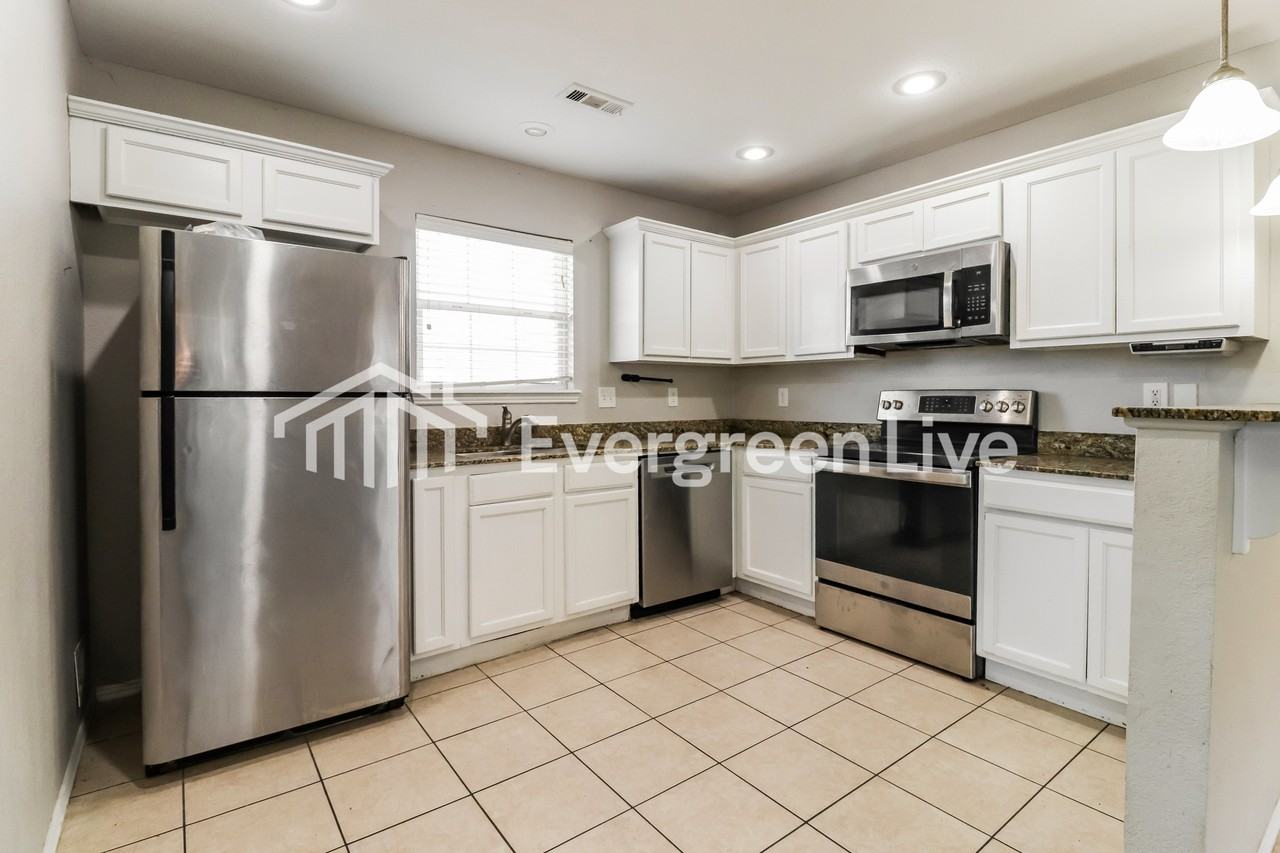 4546 W Sweetgum Ln - Photo 6 of 15