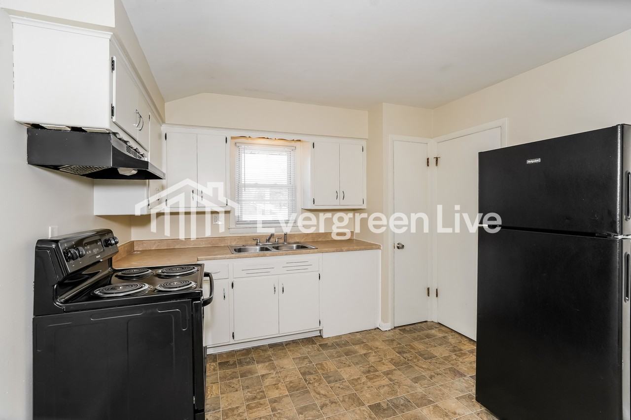 4845 N 82nd St - Photo 3 of 15