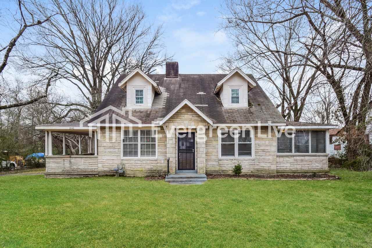 1841 James Rd - Photo 3 of 16