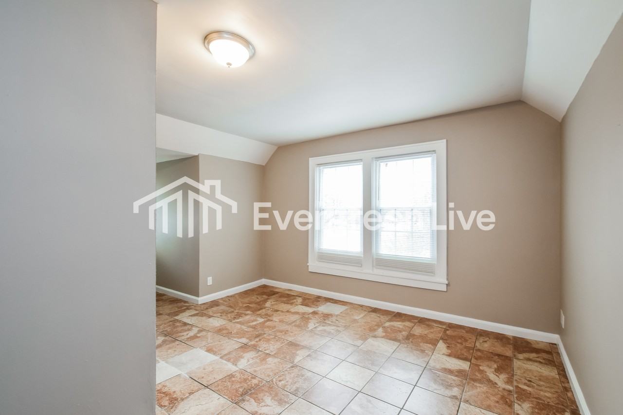 1841 James Rd - Photo 7 of 16