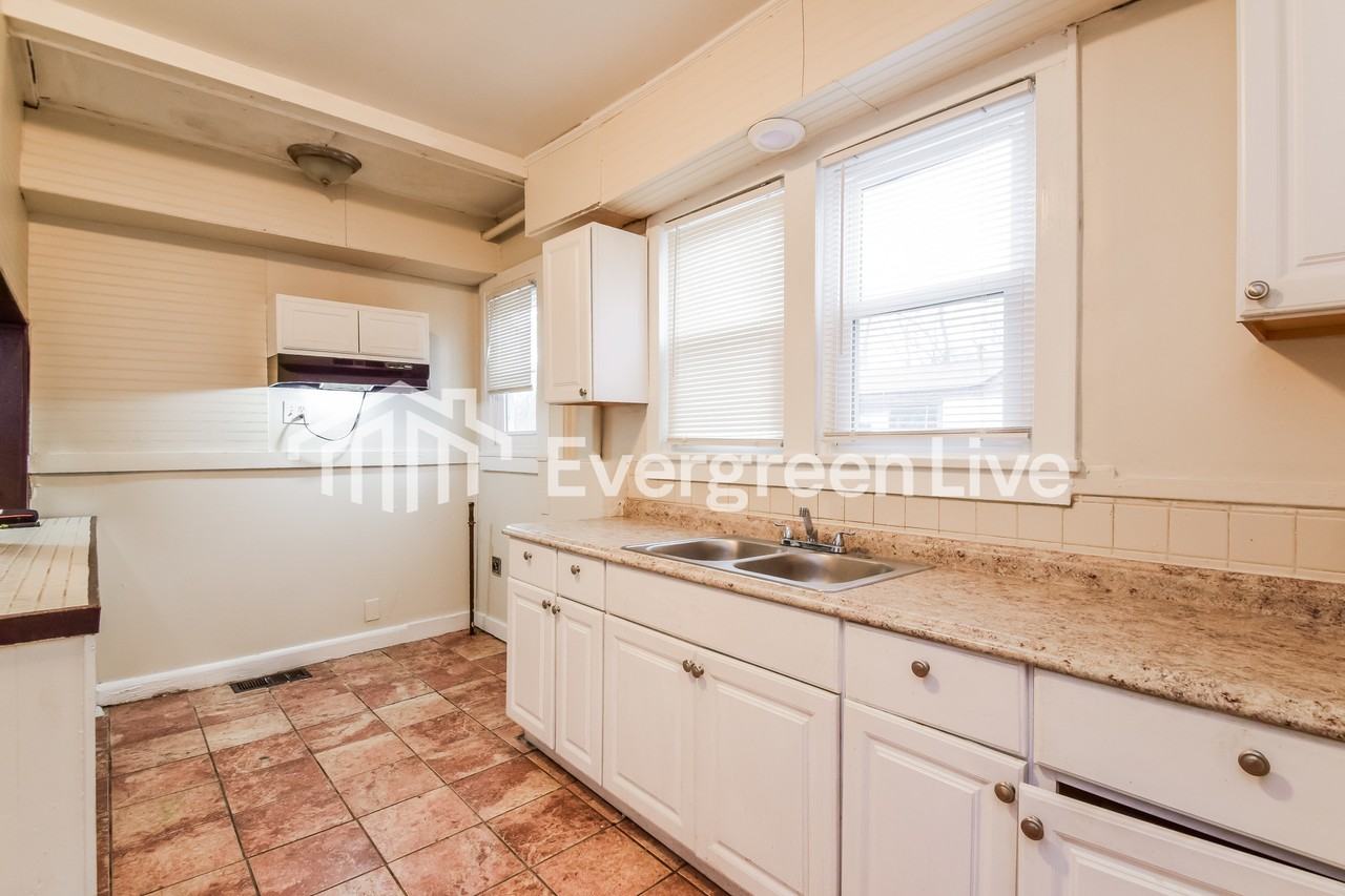 1841 James Rd - Photo 7 of 15