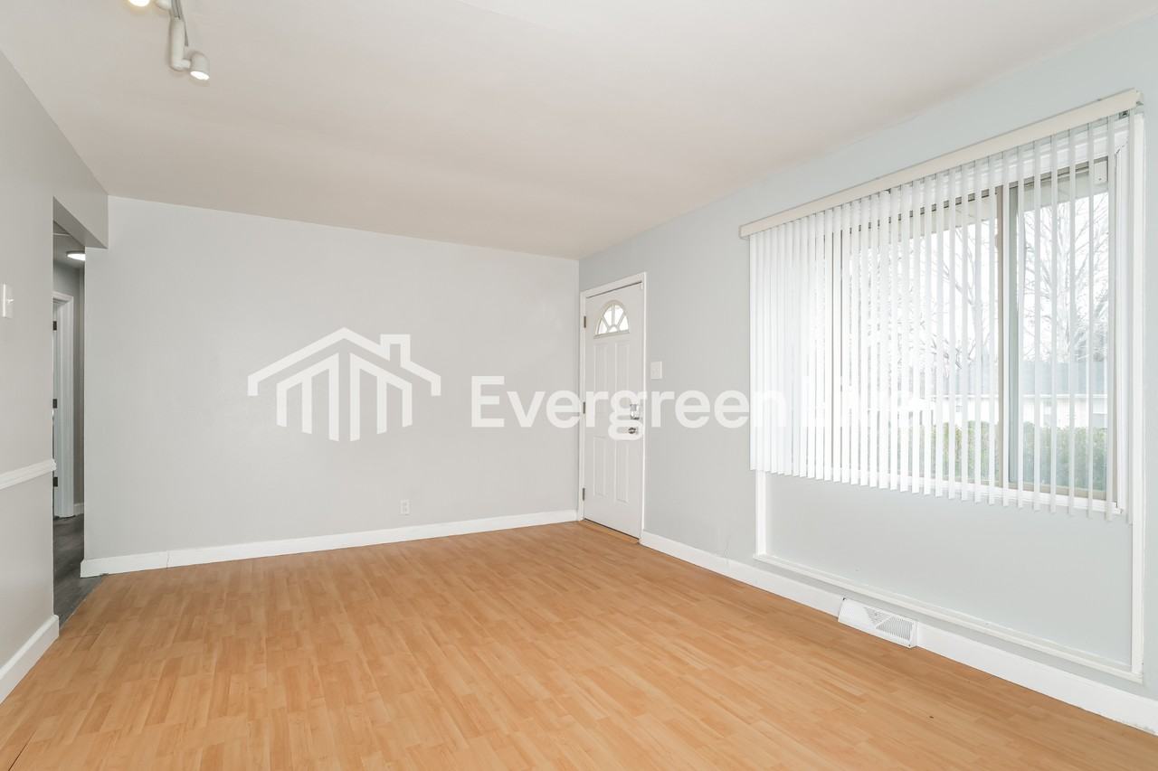 5563 Winchelsea Dr - Photo 4 of 15