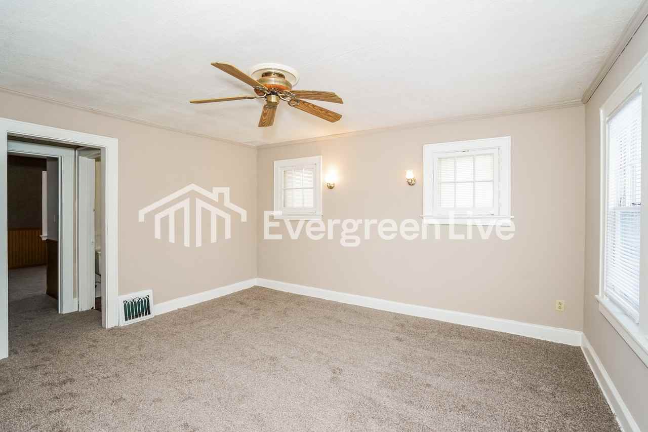 4633 N 56th St - Photo 4 of 15