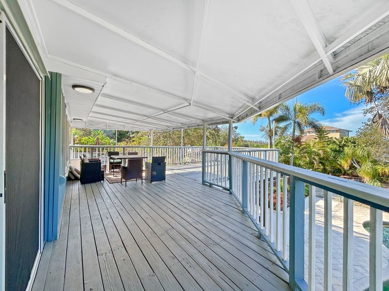 3033 Pineview Dr - Photo 6 of 33