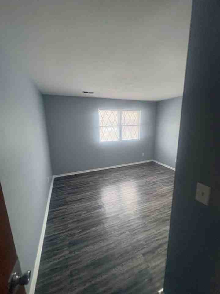 Peoria Place Apartments - Photo 3 of 13