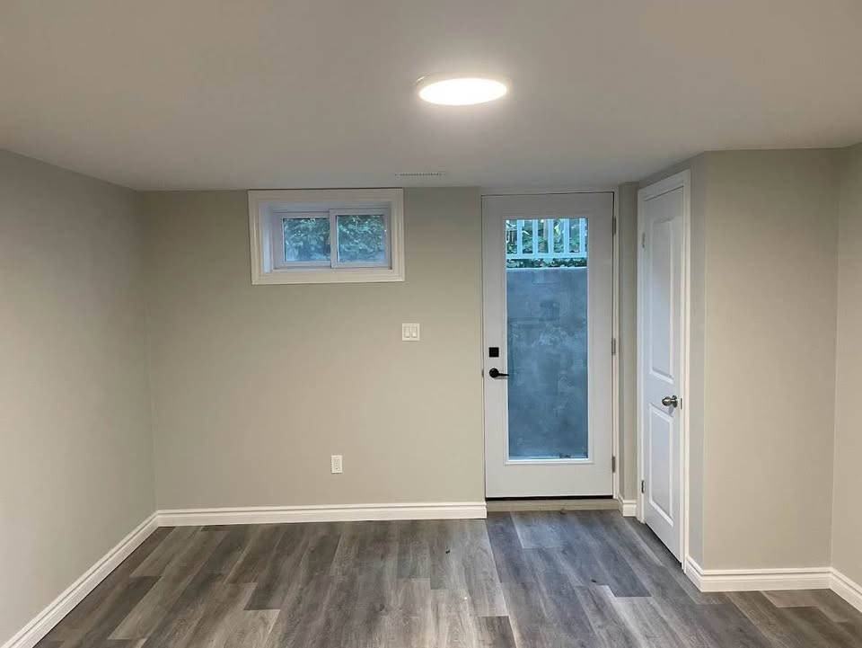 23 Woodman Dr - Photo 2 of 12