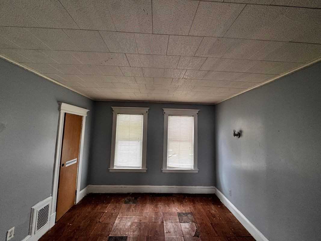 62 Rowe Ave ##1 - Photo 6 of 11