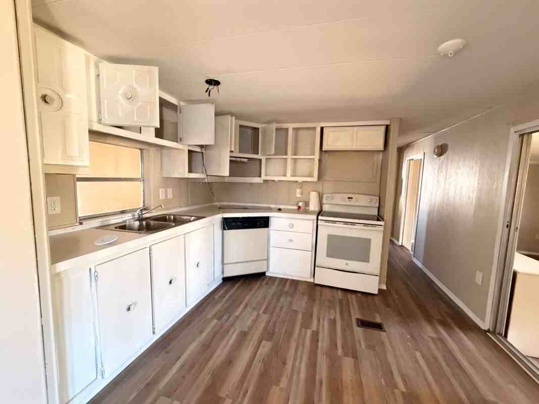 2313 Se 30th St - Photo 6 of 13