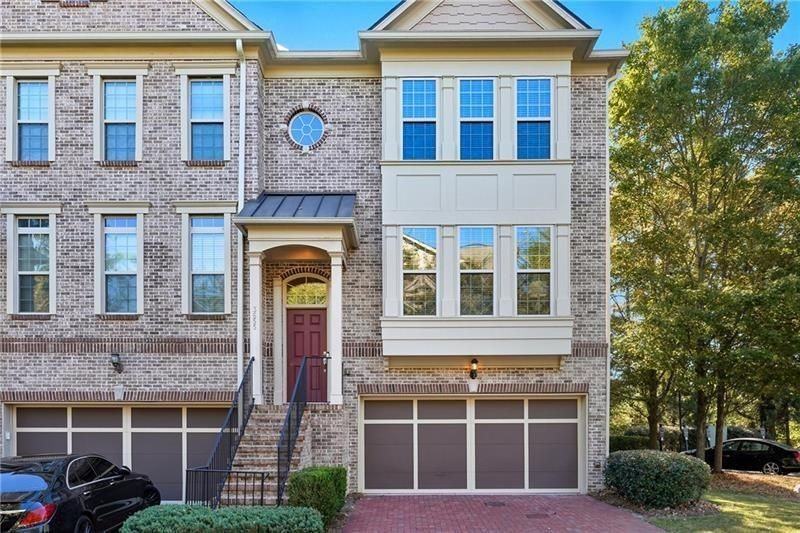 3655 E Paces Walk Ne