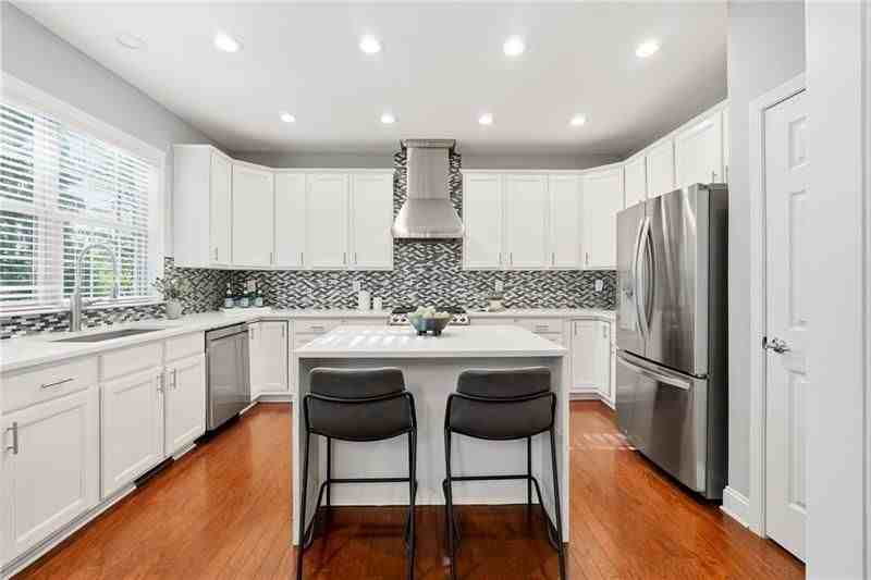 3655 E Paces Walk Ne - Photo 5 of 31