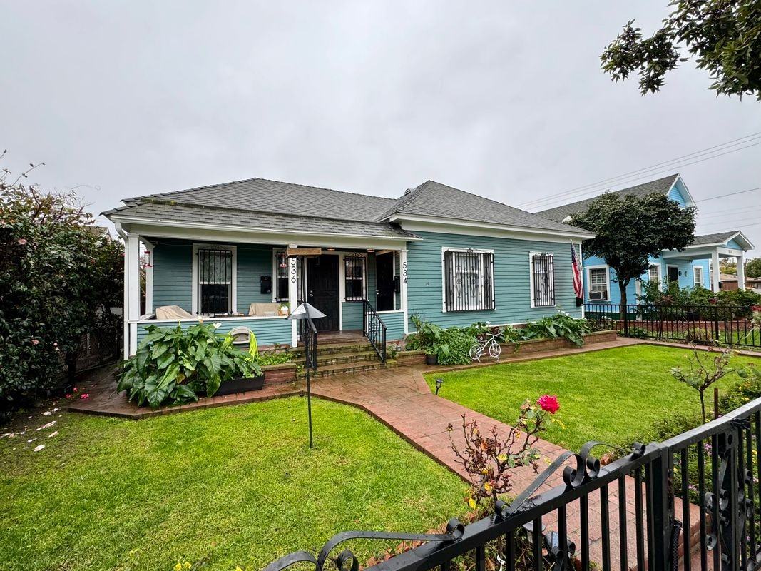 534 E 19th St - Photo 2 of 14