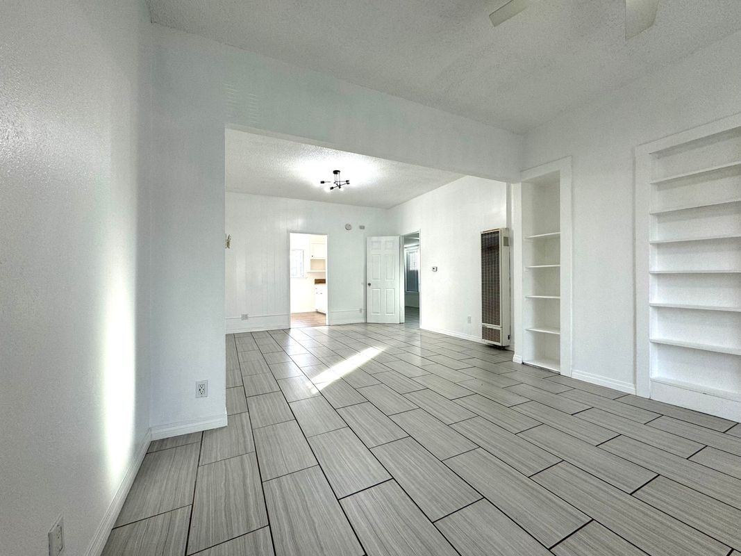 534 E 19th St - Photo 4 of 14