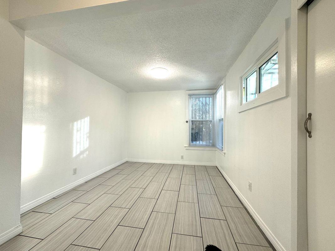 534 E 19th St - Photo 6 of 14