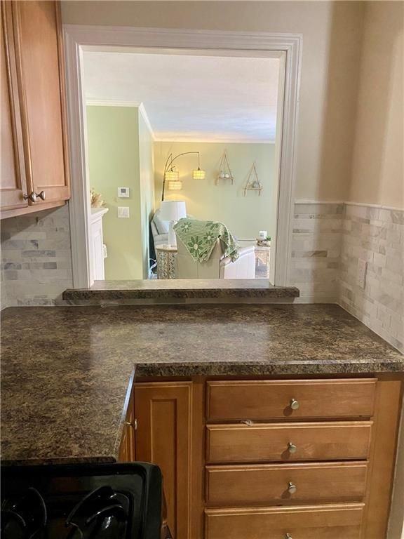 7 Wake Robin Rd ##104 - Photo 5 of 16