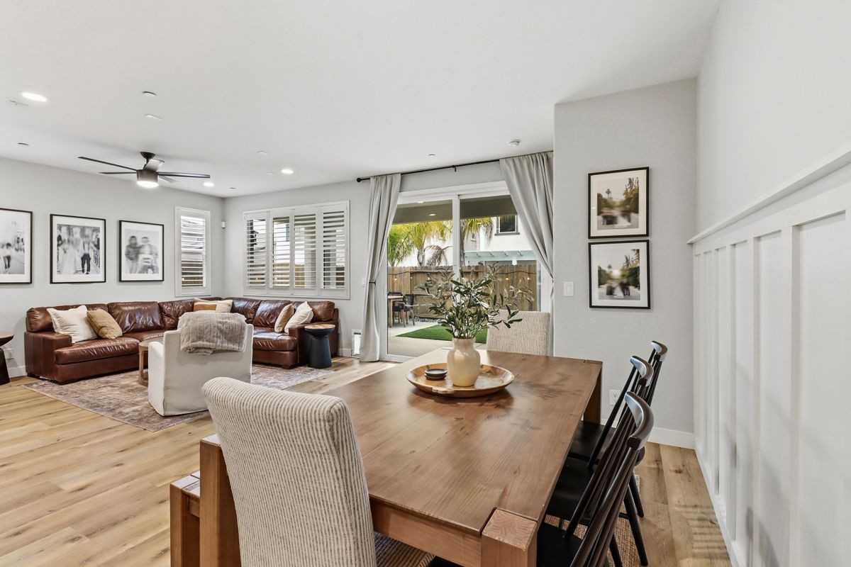 9217 Hourglass Cir - Photo 2 of 3