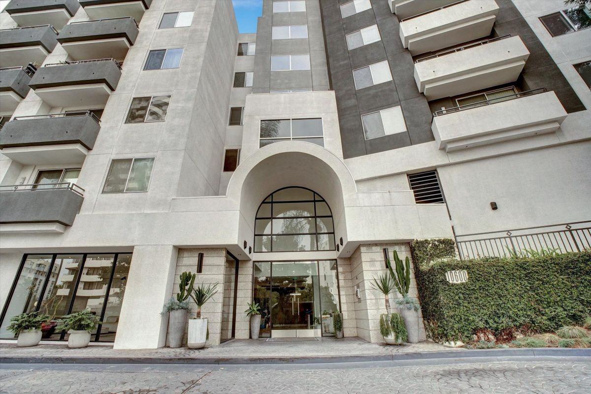 10600 Wilshire Blvd ##630 - Photo 2 of 9