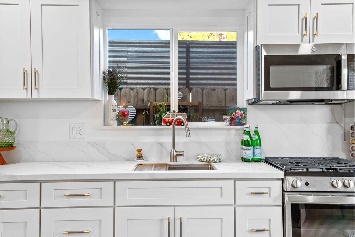 426 Jacaranda Pl ##A - Photo 6 of 25