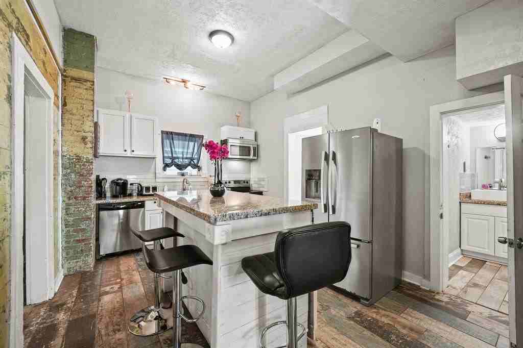 3223 Avenue M - Photo 3 of 15