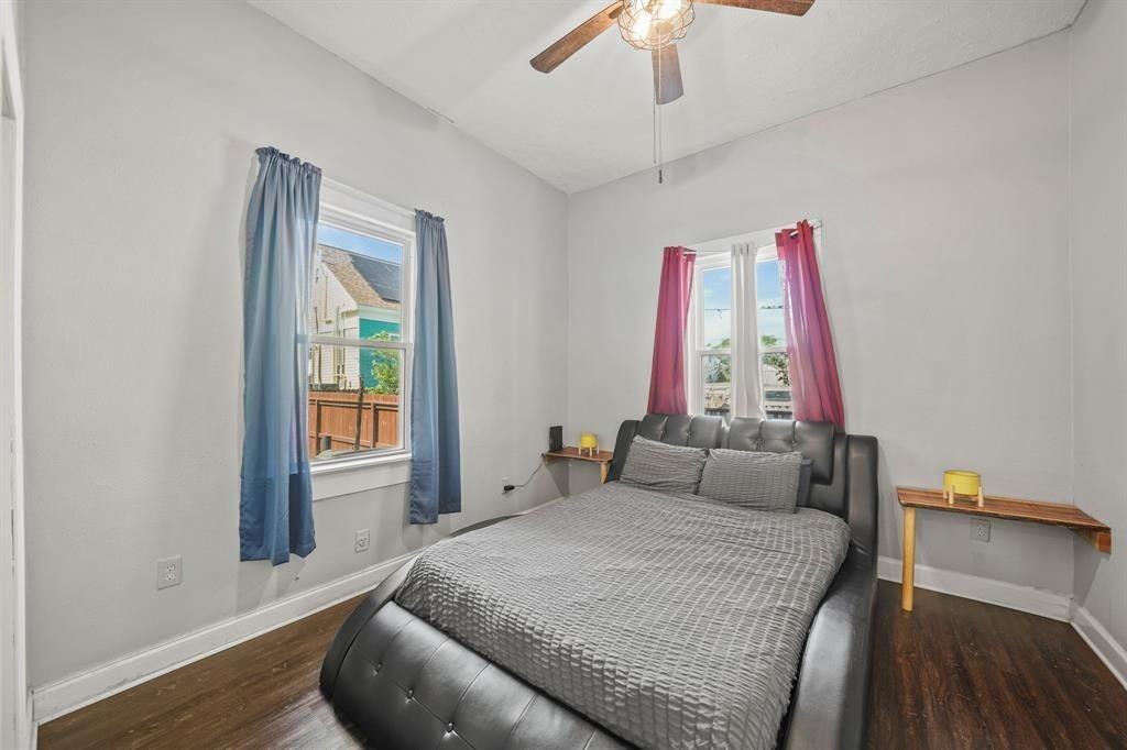 3223 Avenue M - Photo 7 of 15